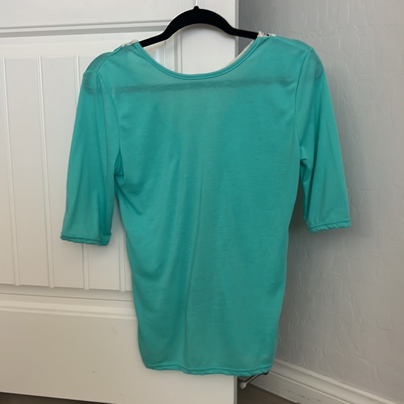 Beautiful t-shirt - Picture 2 of 4